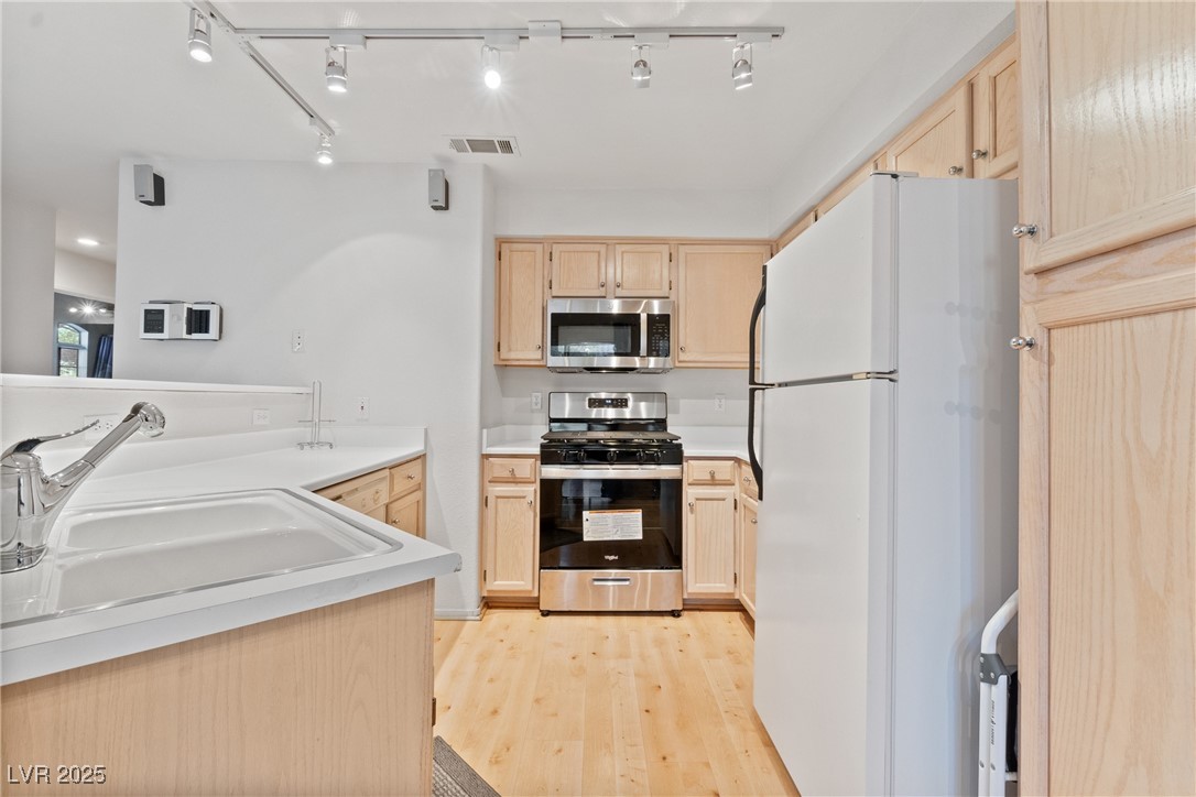 5415 West Harmon Avenue 2158 Property Photo 8