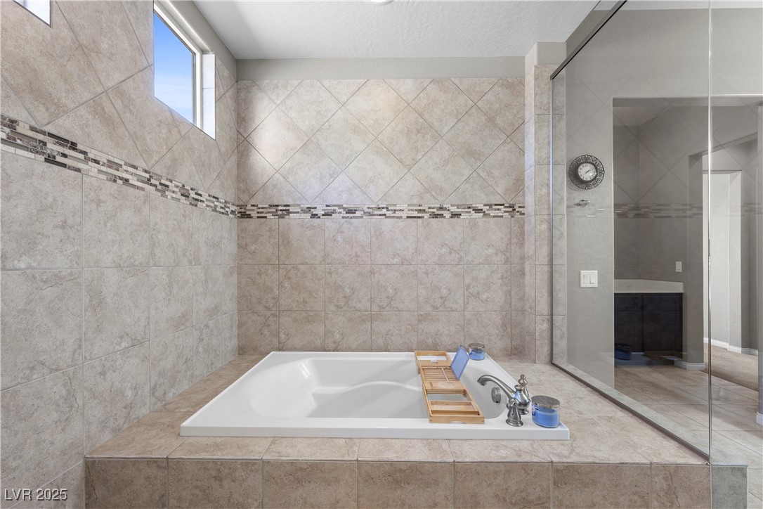 4292 Helena Cove Court Property Photo 17