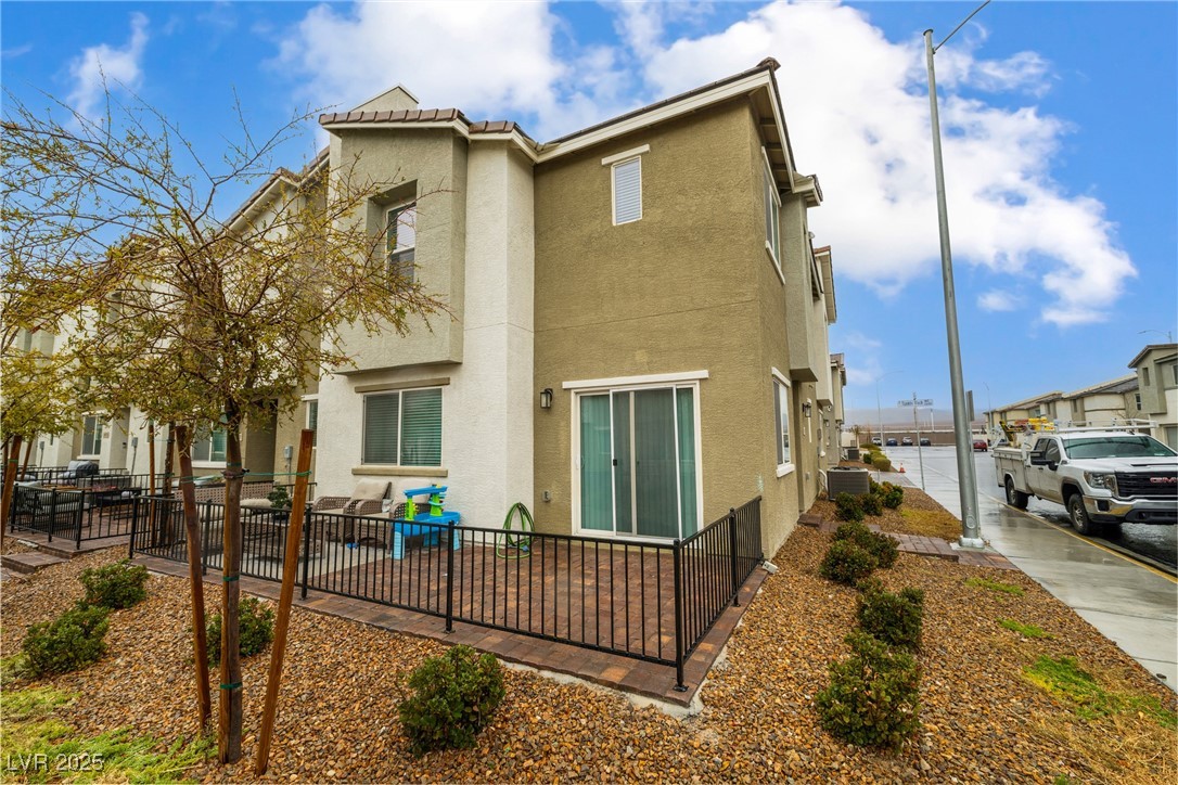 2681 Tuxedo Black Court Property Photo 1
