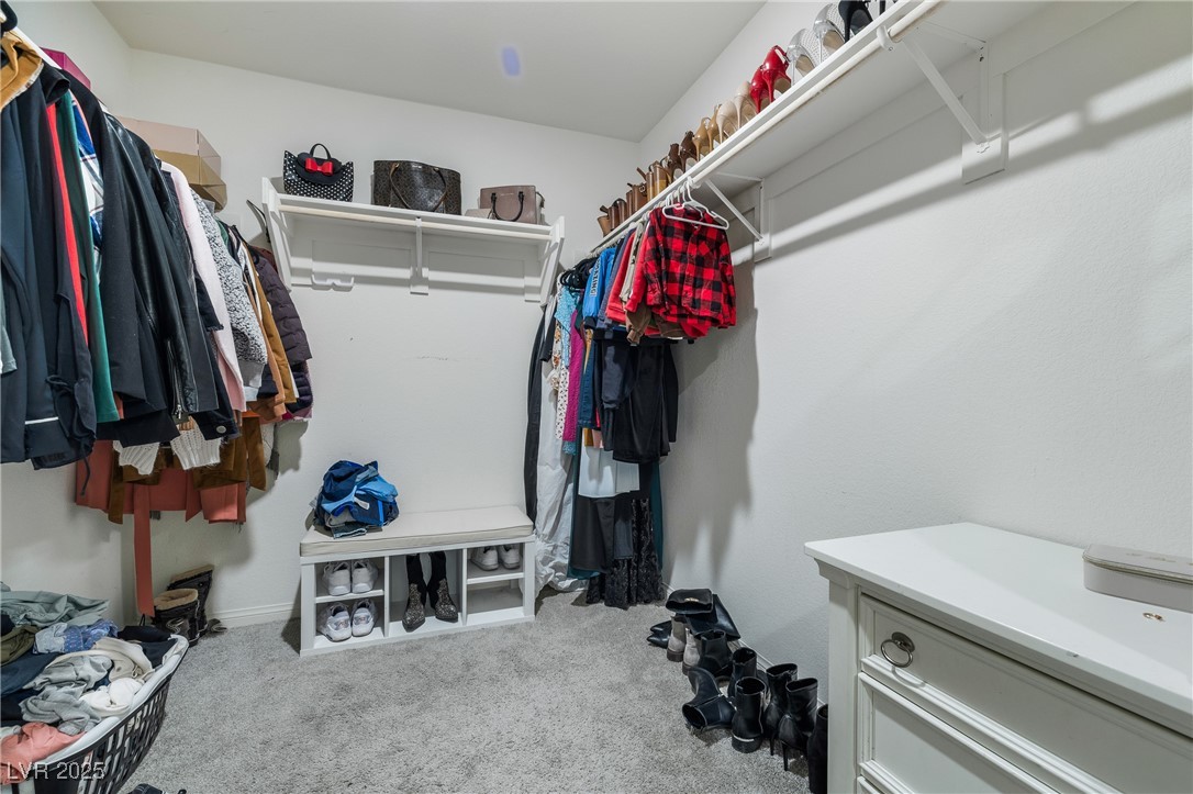 2681 Tuxedo Black Court Property Photo 6