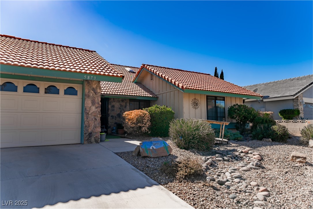 5873 Corazon Drive Property Photo 7
