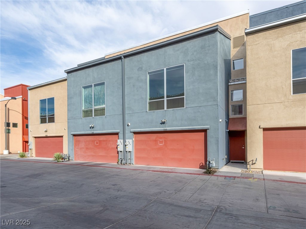 250 Tower Street Property Photo 5