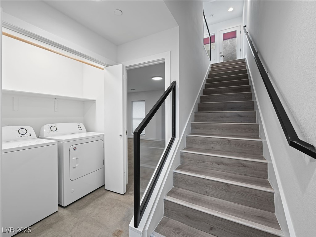 250 Tower Street Property Photo 8