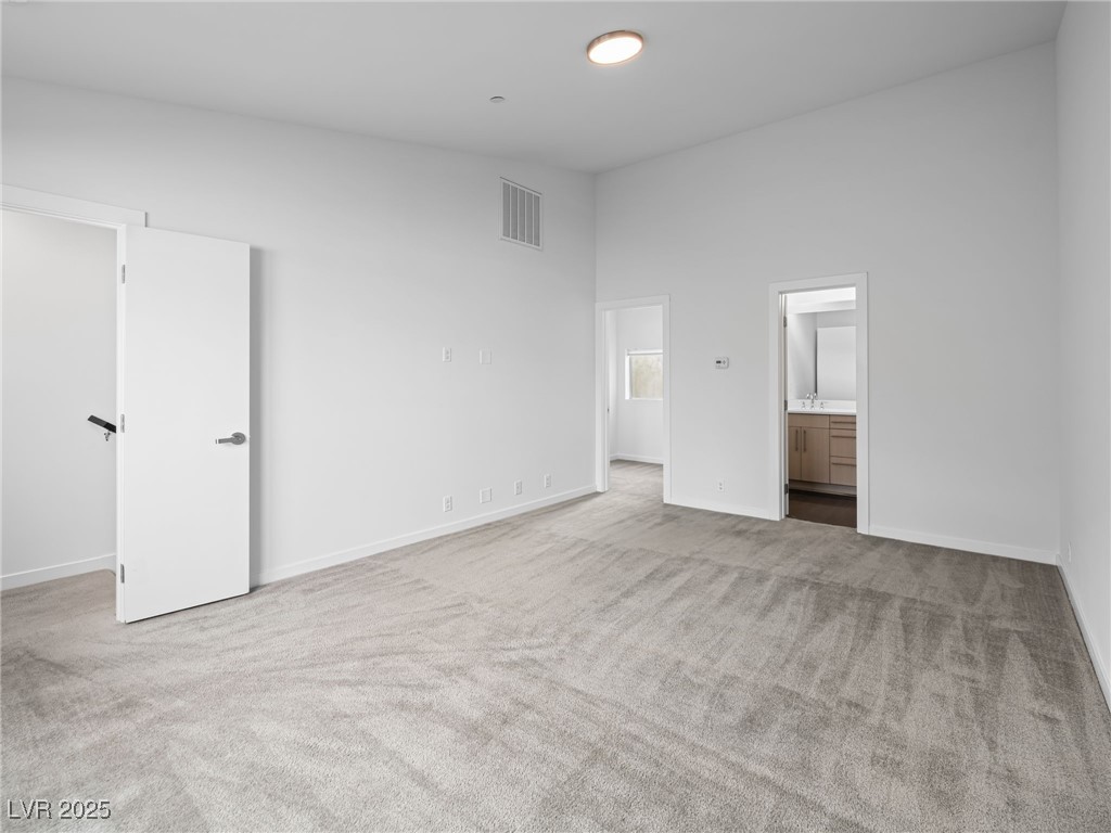 250 Tower Street Property Photo 15