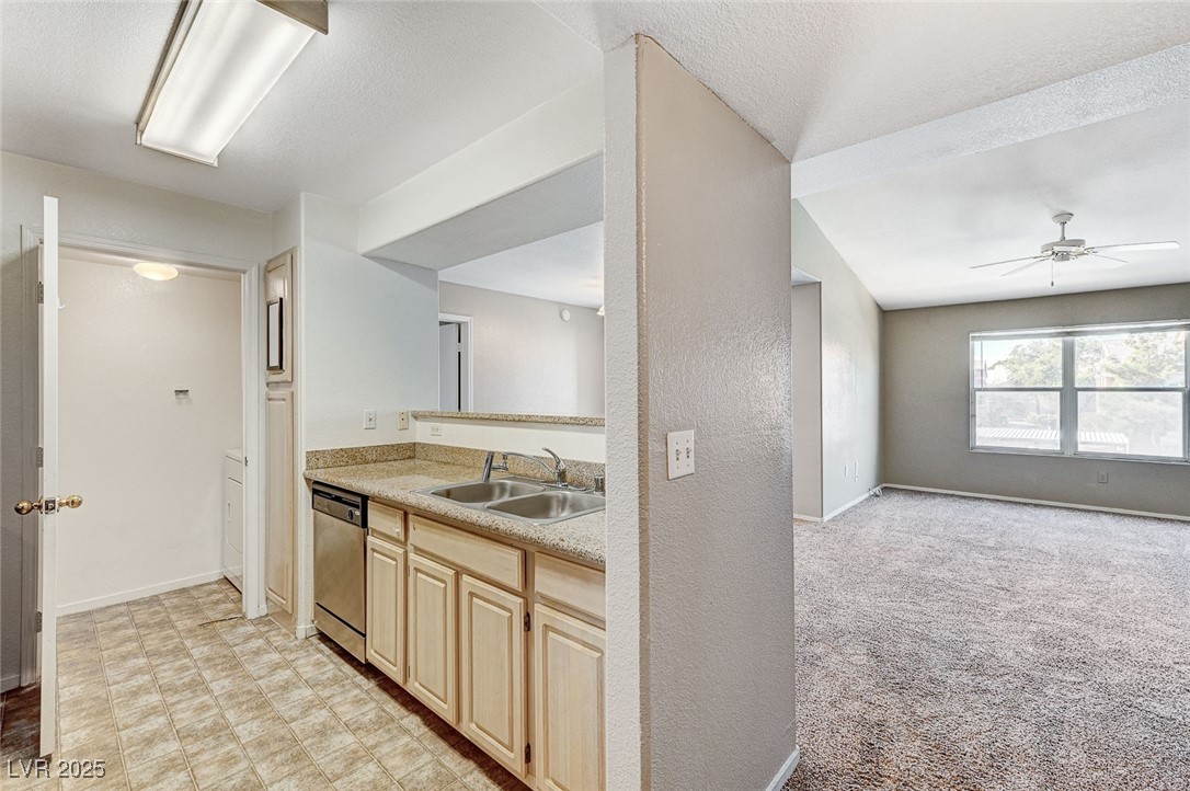 555 East Silverado Ranch Boulevard 2086 Property Photo 6