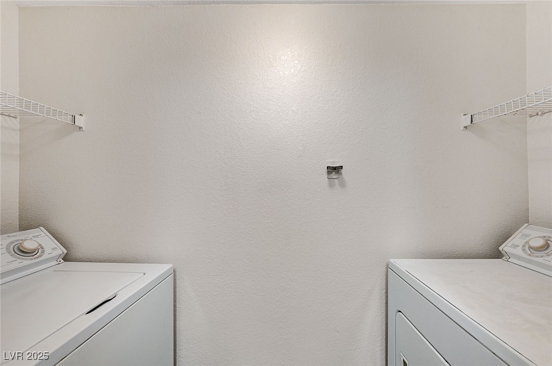 555 East Silverado Ranch Boulevard 2086 Property Photo 19