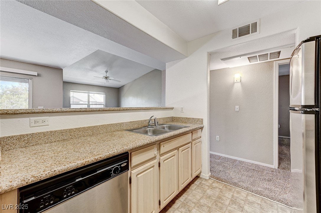 555 East Silverado Ranch Boulevard 2086 Property Photo 23