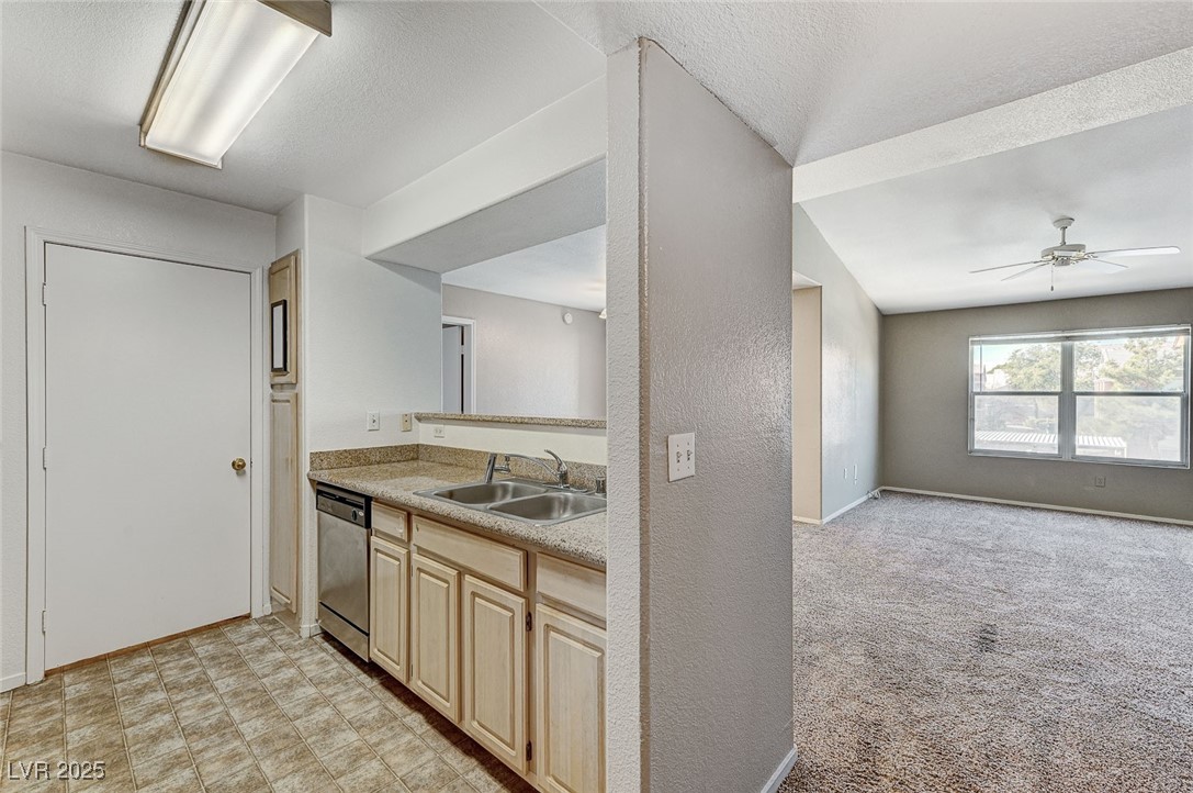 555 East Silverado Ranch Boulevard 2086 Property Photo 24