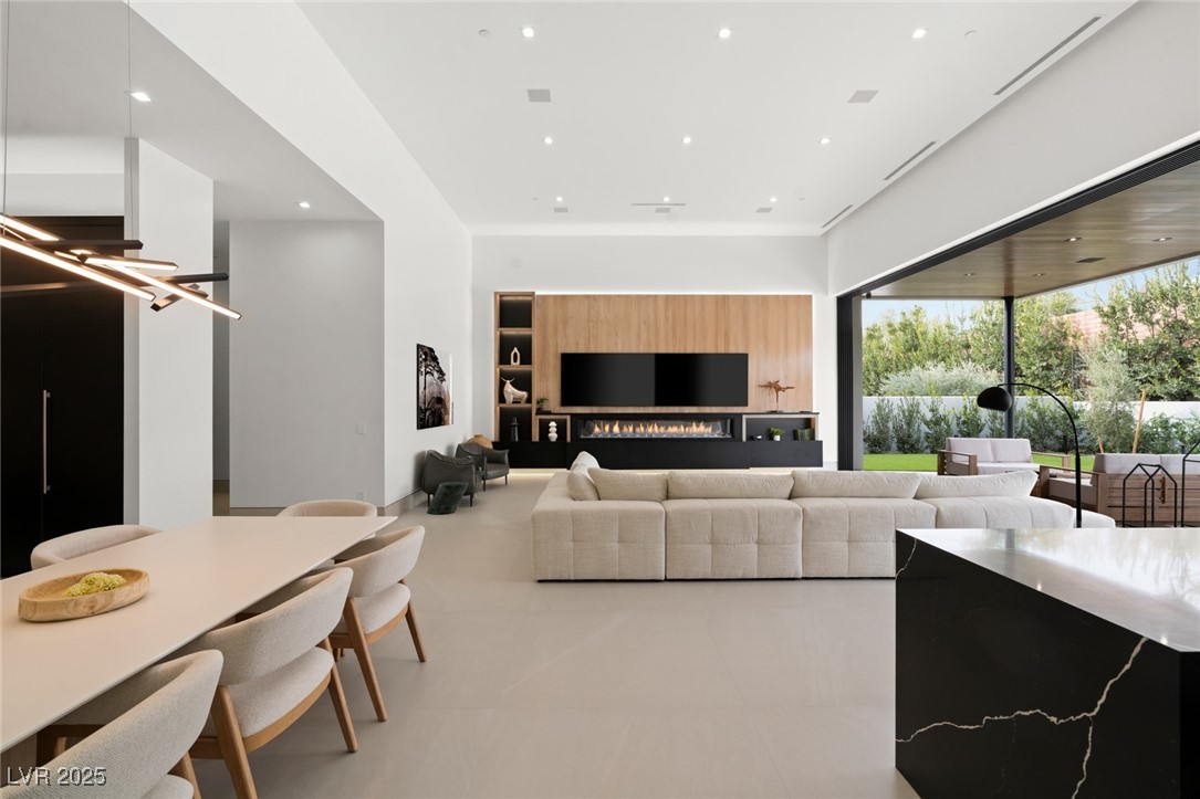 21 Grey Owl Court Property Photo 8