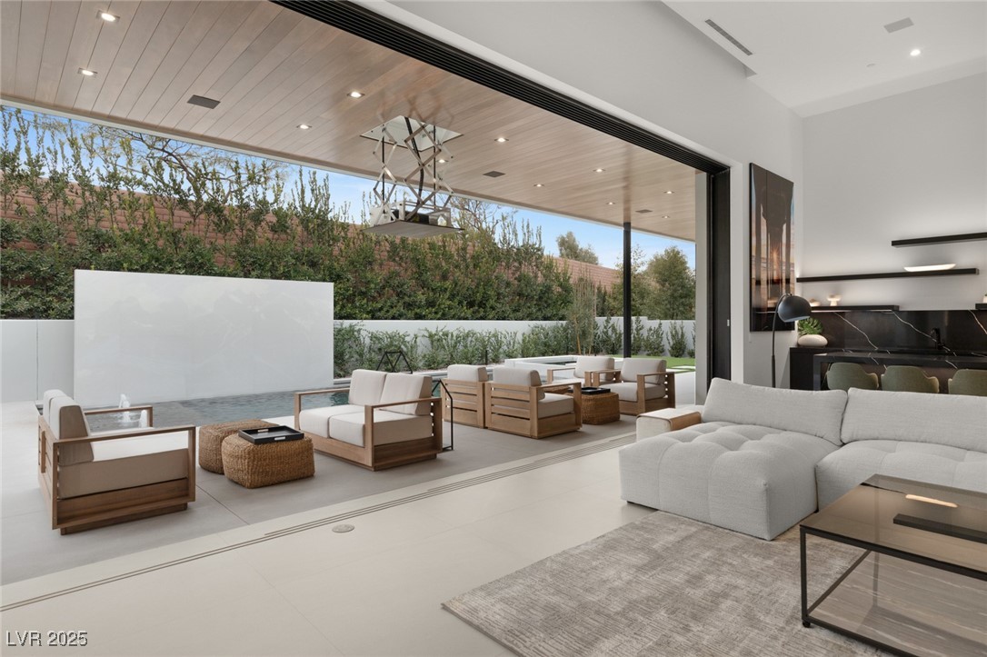 21 Grey Owl Court Property Photo 13