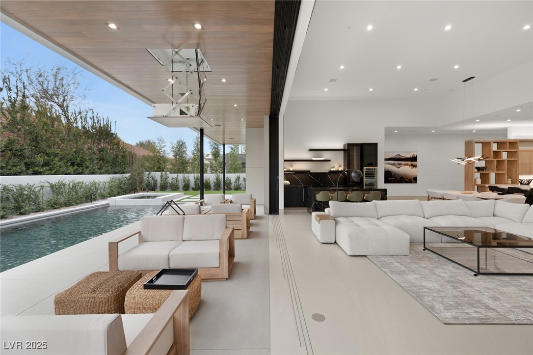 21 Grey Owl Court Property Photo 14
