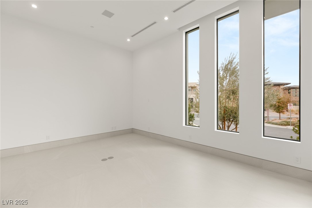 21 Grey Owl Court Property Photo 30