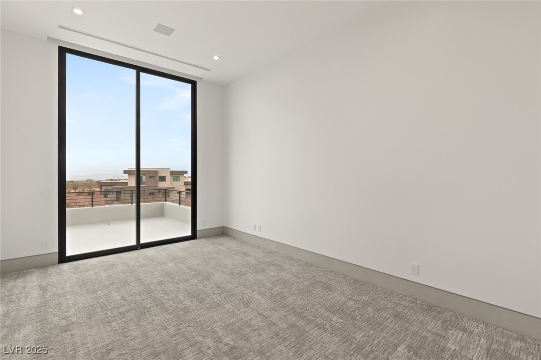 21 Grey Owl Court Property Photo 38