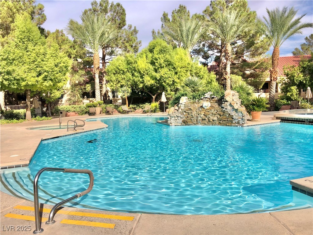 2200 South Fort Apache Road 2134 Property Photo 6