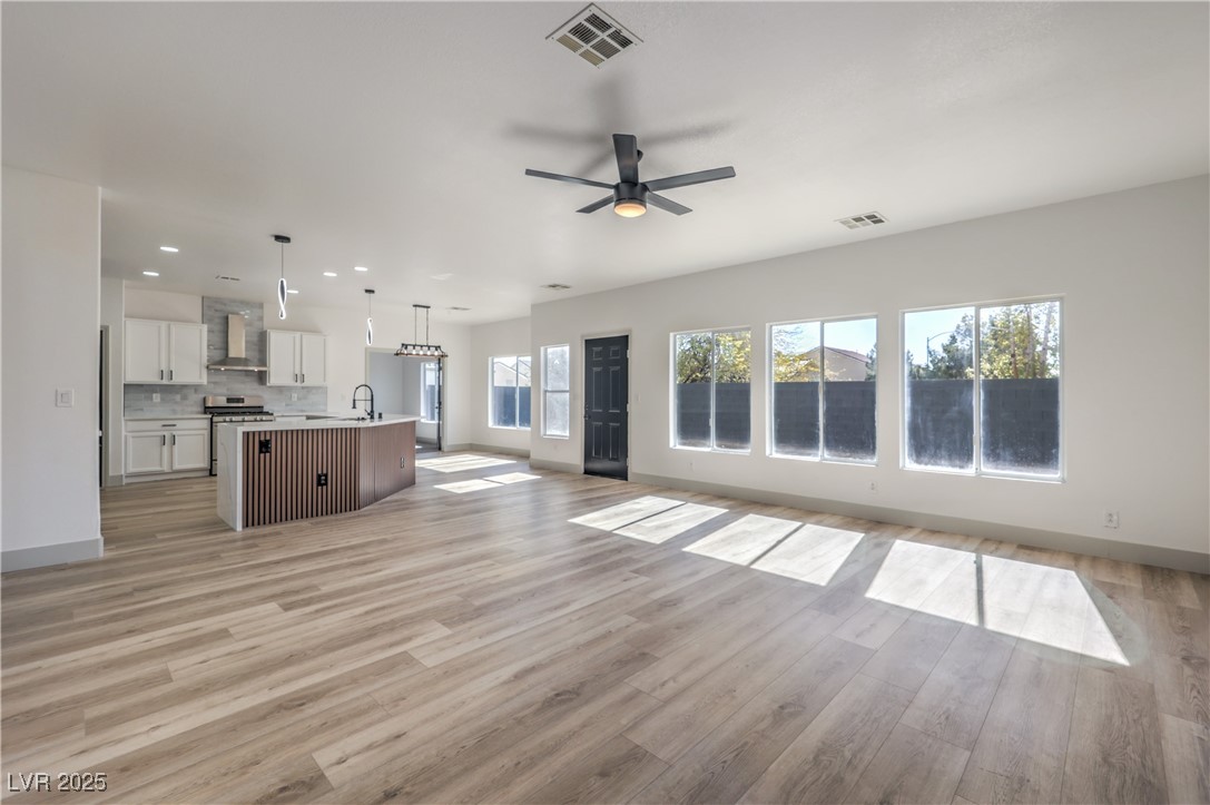 4871 Charlemagne Avenue Property Photo 12