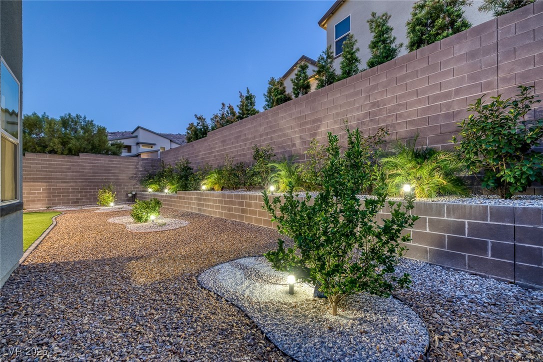 1945 Canyon Highlands Drive Property Photo 8