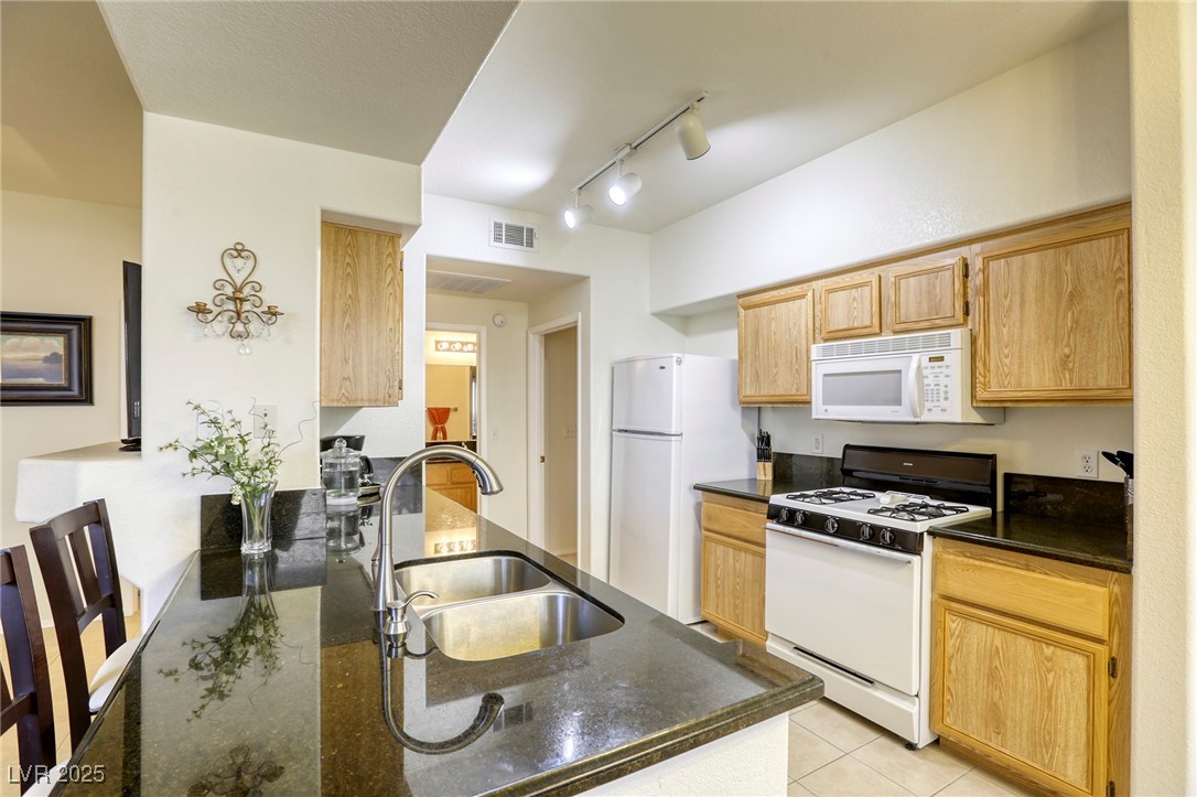 9050 West Warm Springs Road 1022 Property Photo 13