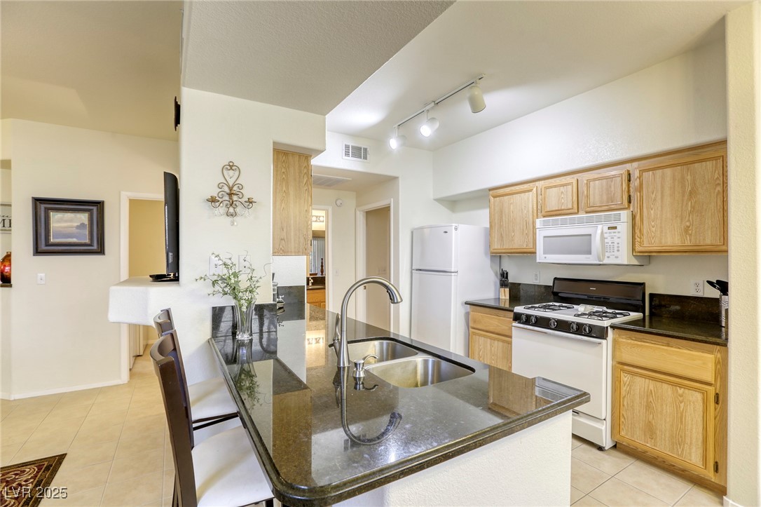 9050 West Warm Springs Road 1022 Property Photo 14