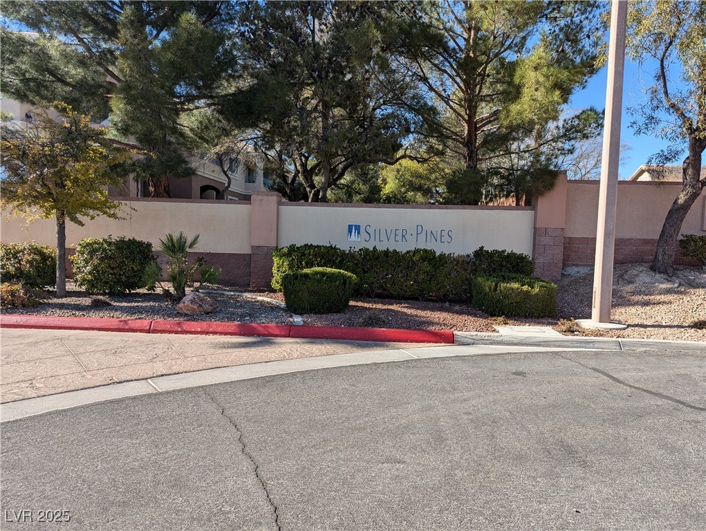 10524 Pine Gardens Court 203 Property Photo 4