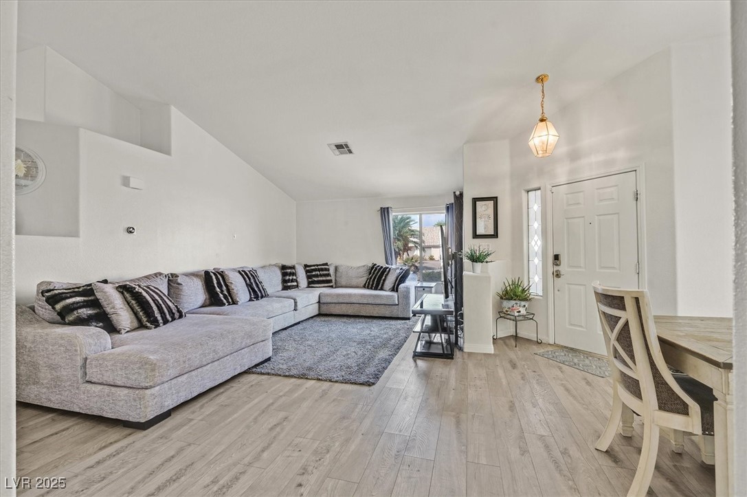 5915 Ablette Avenue Property Photo 3