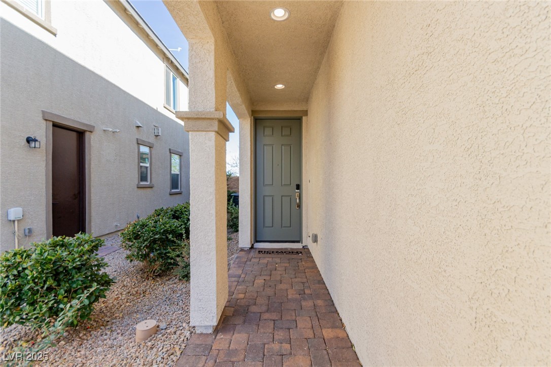 10316 Apefly Street Property Photo 8