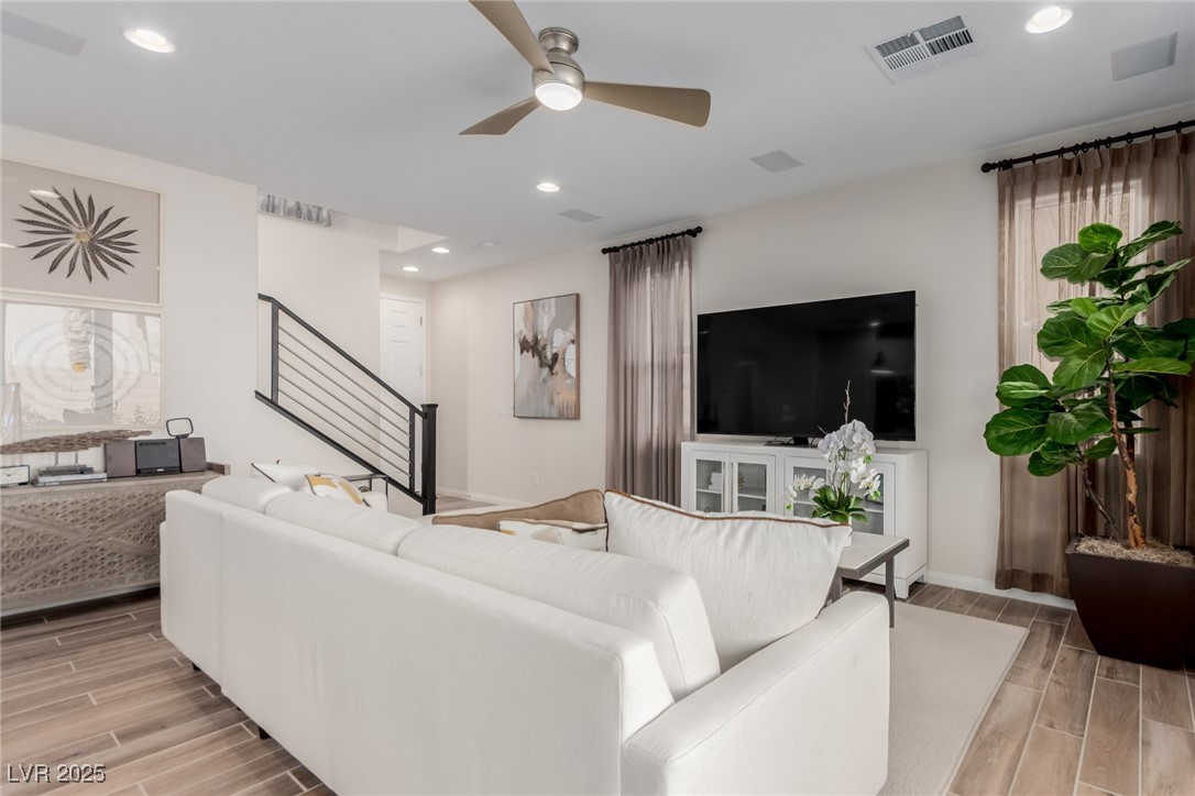 10316 Apefly Street Property Photo 14