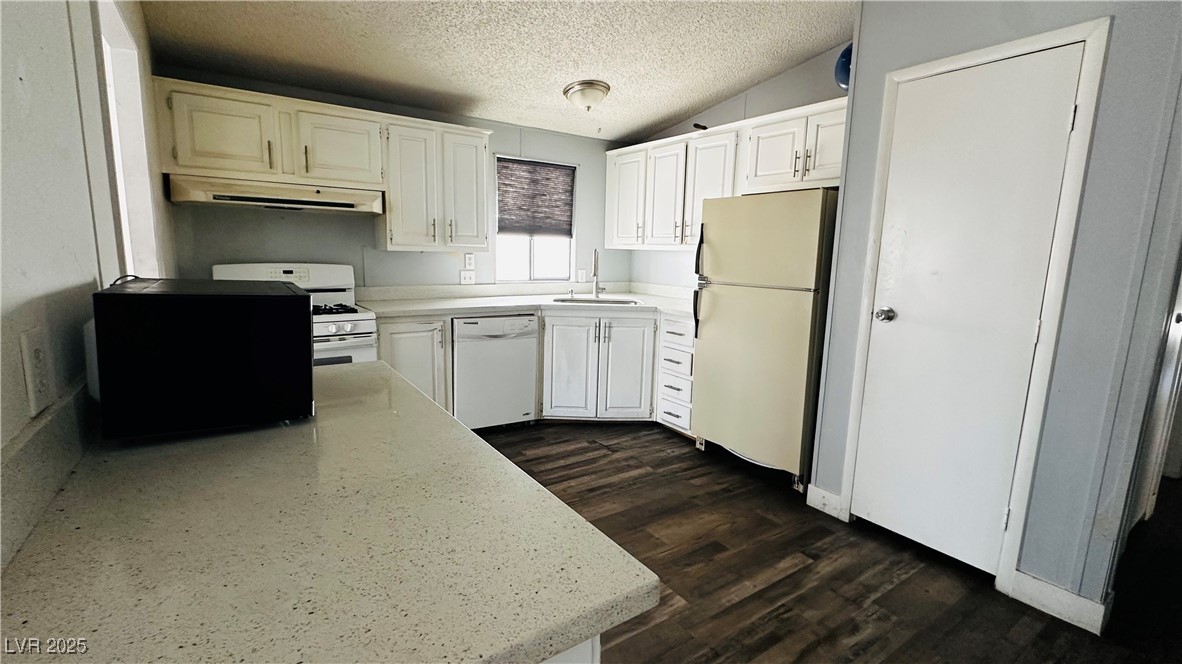 6035 Bluehill Avenue Property Photo 6