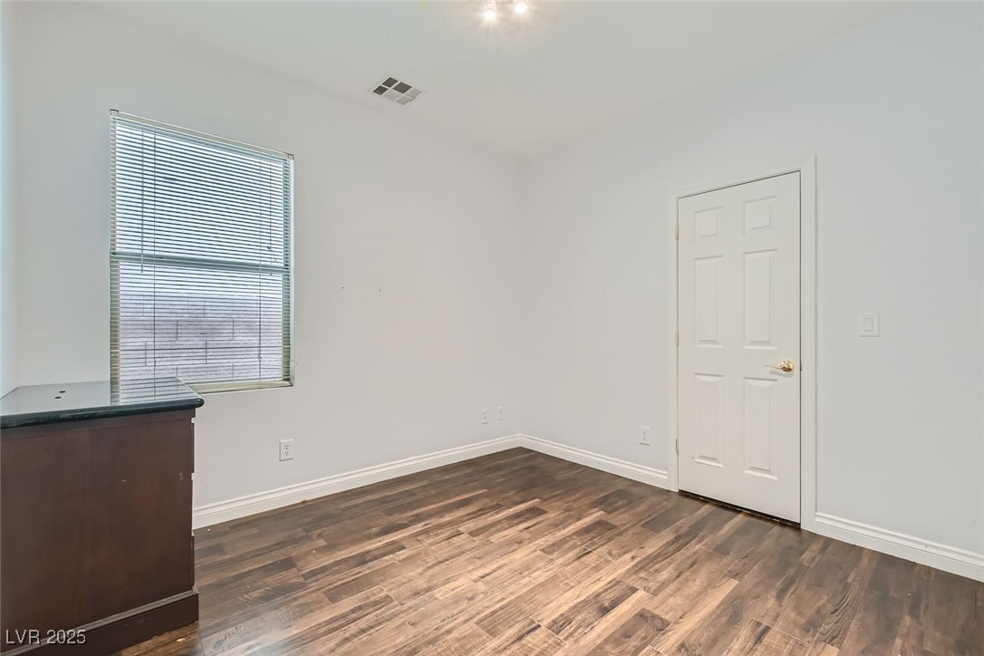 2905 Vigilante Court Property Photo 12
