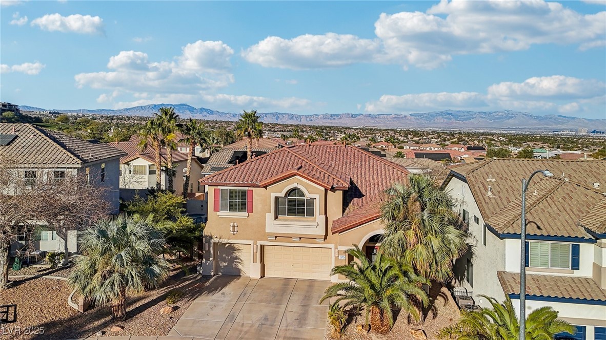 395 Suzanne Peak Court Property Photo 5