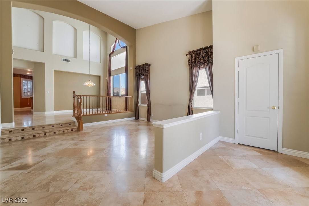 395 Suzanne Peak Court Property Photo 7