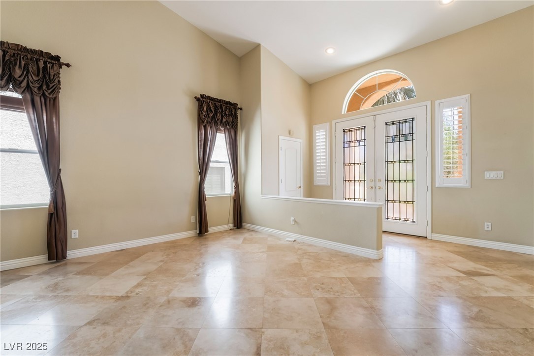 395 Suzanne Peak Court Property Photo 8