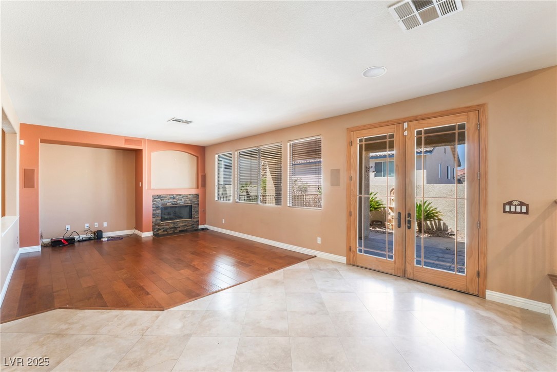 395 Suzanne Peak Court Property Photo 16
