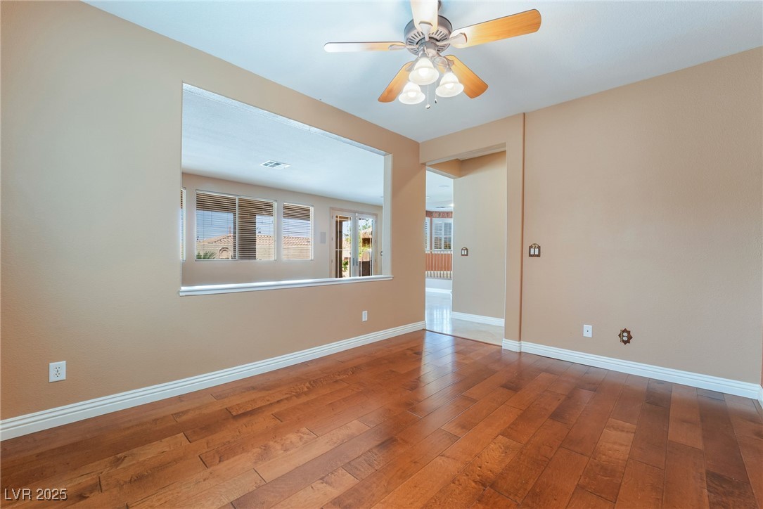 395 Suzanne Peak Court Property Photo 23