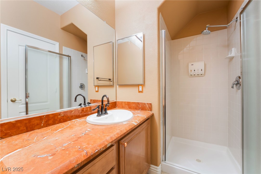 395 Suzanne Peak Court Property Photo 25