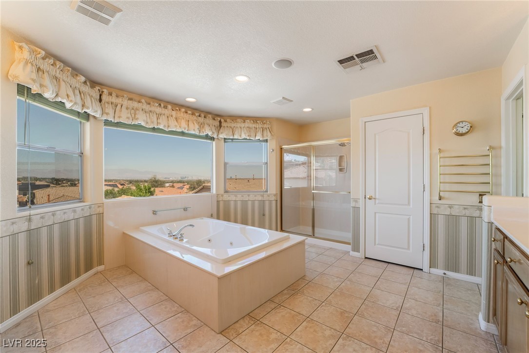 395 Suzanne Peak Court Property Photo 31