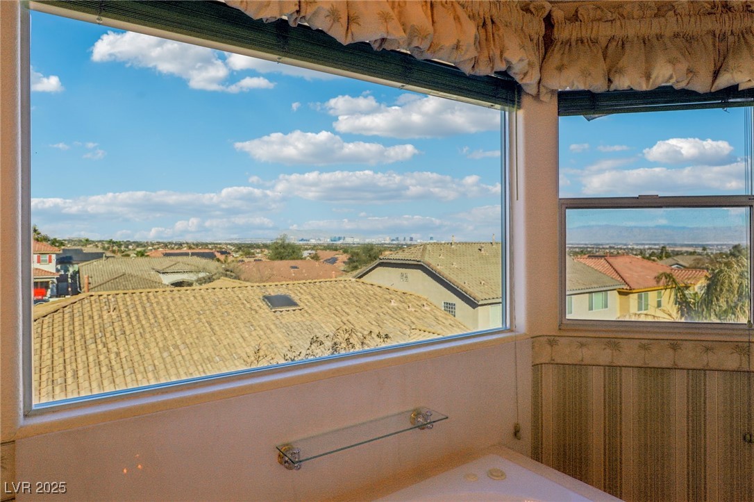 395 Suzanne Peak Court Property Photo 32