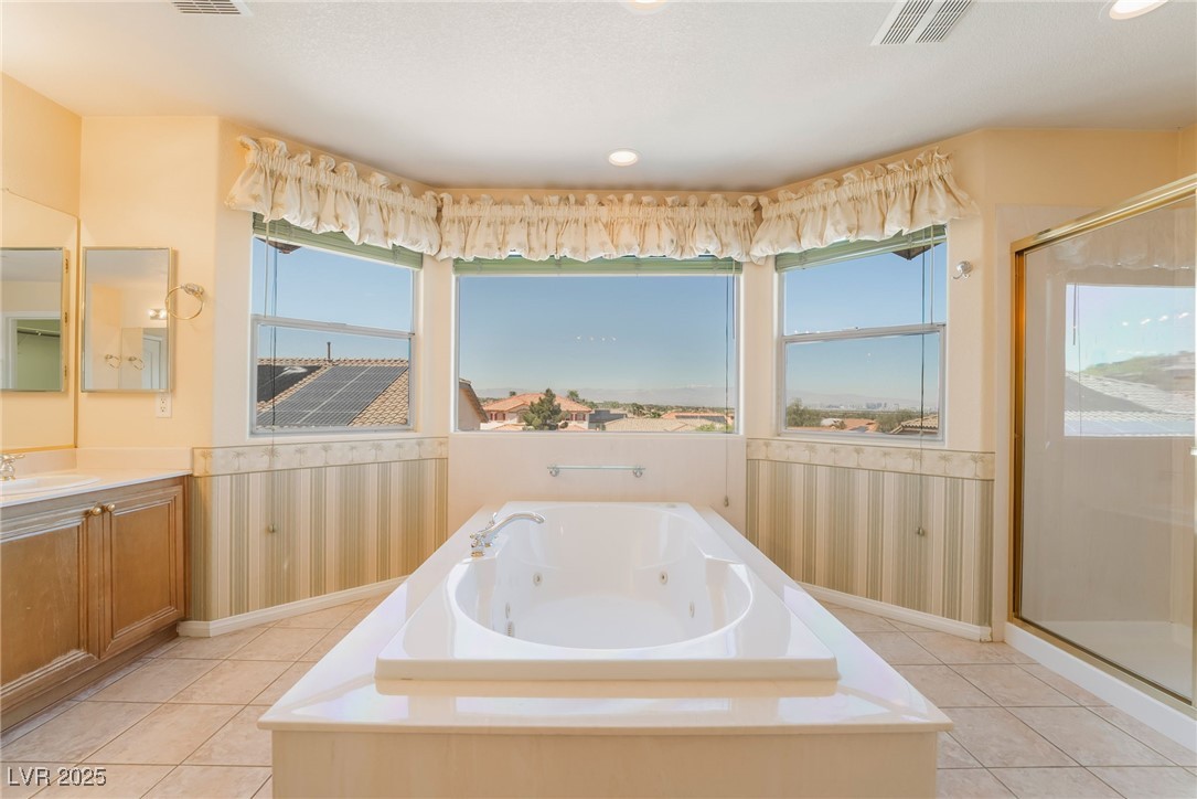 395 Suzanne Peak Court Property Photo 33