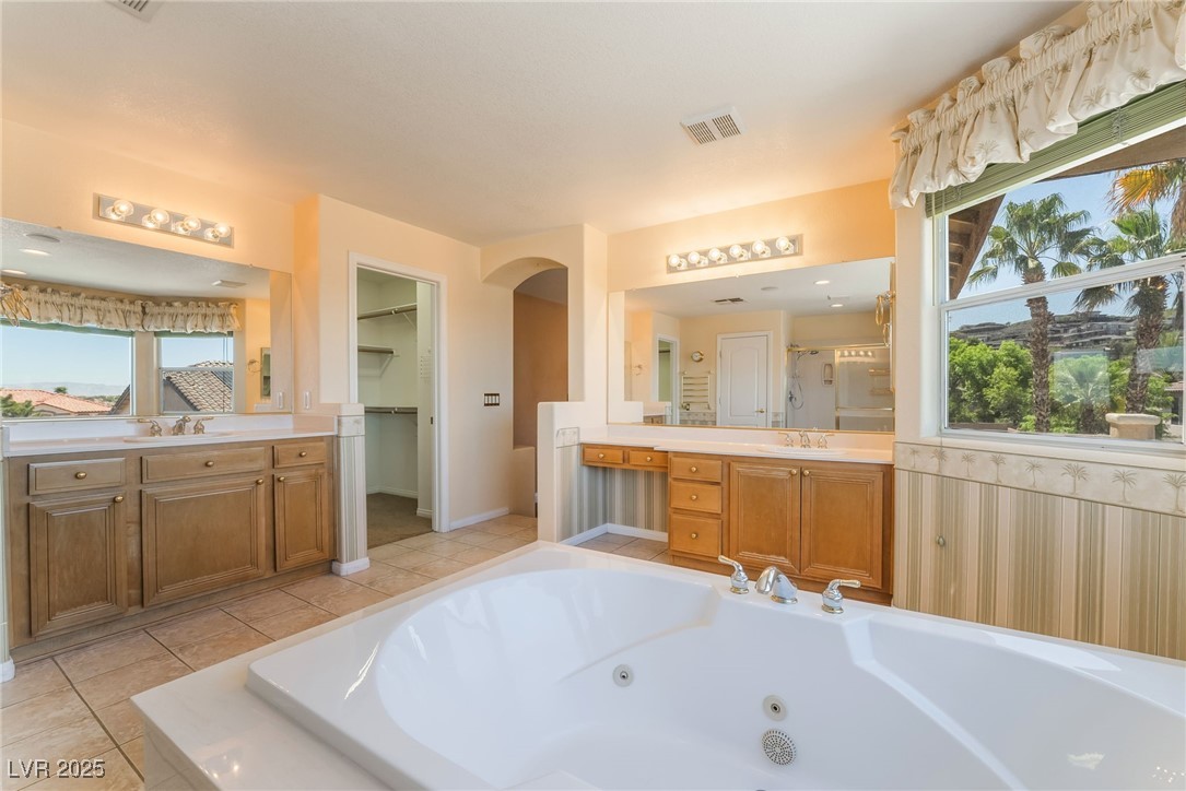 395 Suzanne Peak Court Property Photo 35
