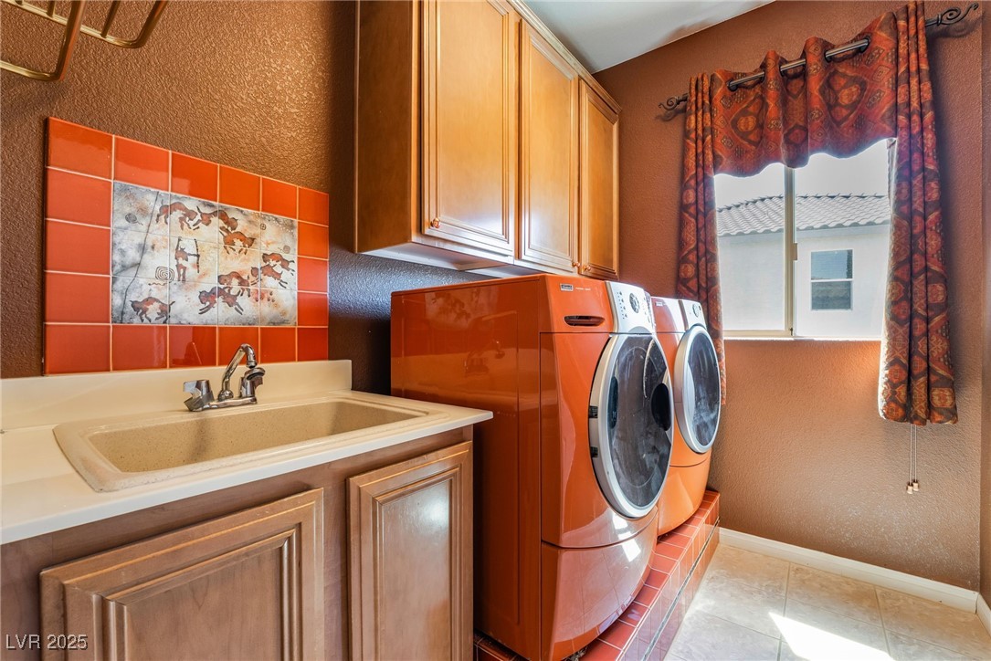 395 Suzanne Peak Court Property Photo 42