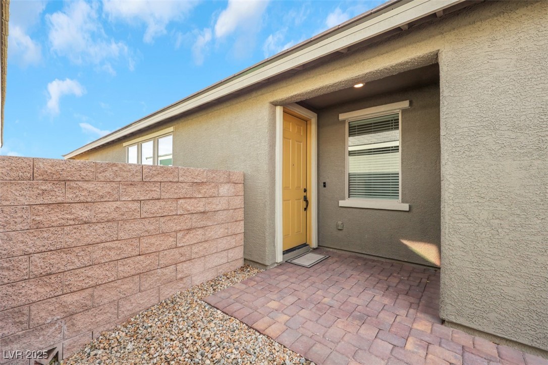 2261 Cold Canyon Avenue Property Photo 2