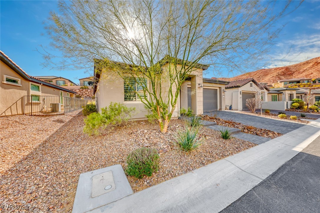 29 Sun Mirage Avenue Property Photo 2