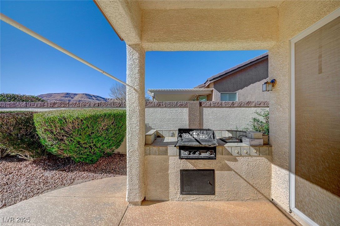 9843 Wonderful Day Drive Property Photo 7