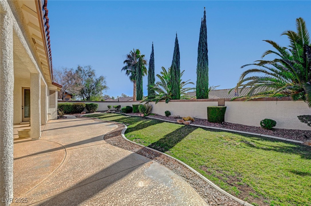 9843 Wonderful Day Drive Property Photo 8