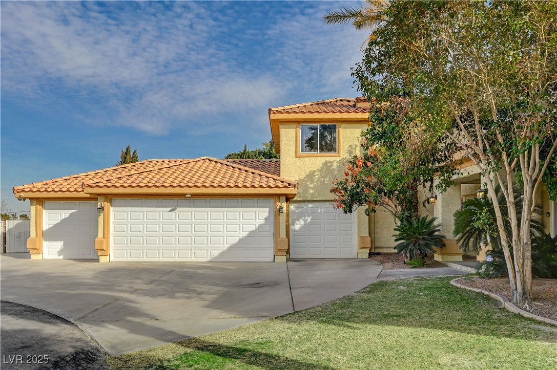 8870 South Tenaya Way Property Photo 3