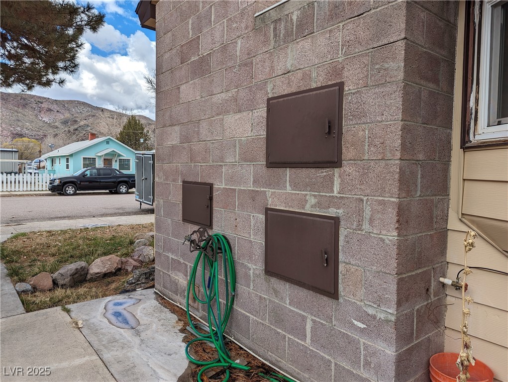561 Main Property Photo 25
