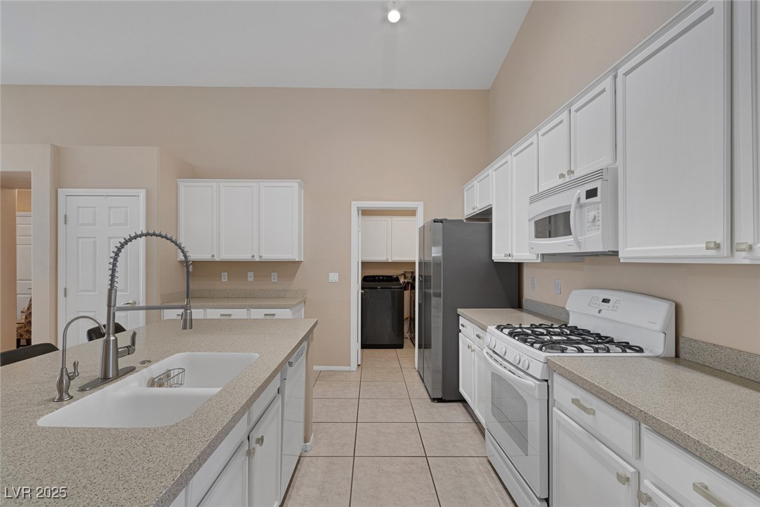 830 Roaring Falls Avenue Property Photo 14