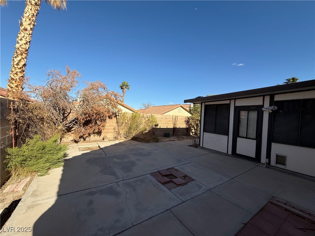 7588 Kalmalii Avenue Property Photo 19