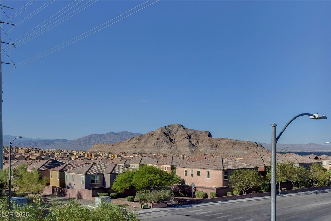 3574 Desert Cliff Street 203 Property Photo 10