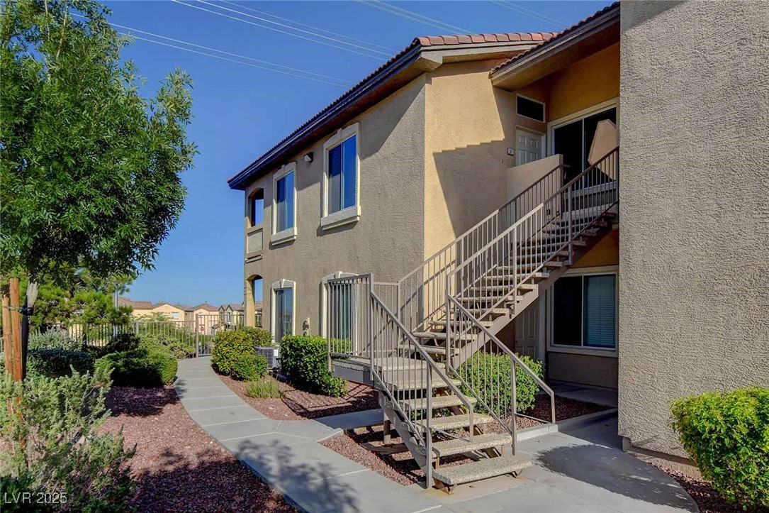 3574 Desert Cliff Street 203 Property Photo 11