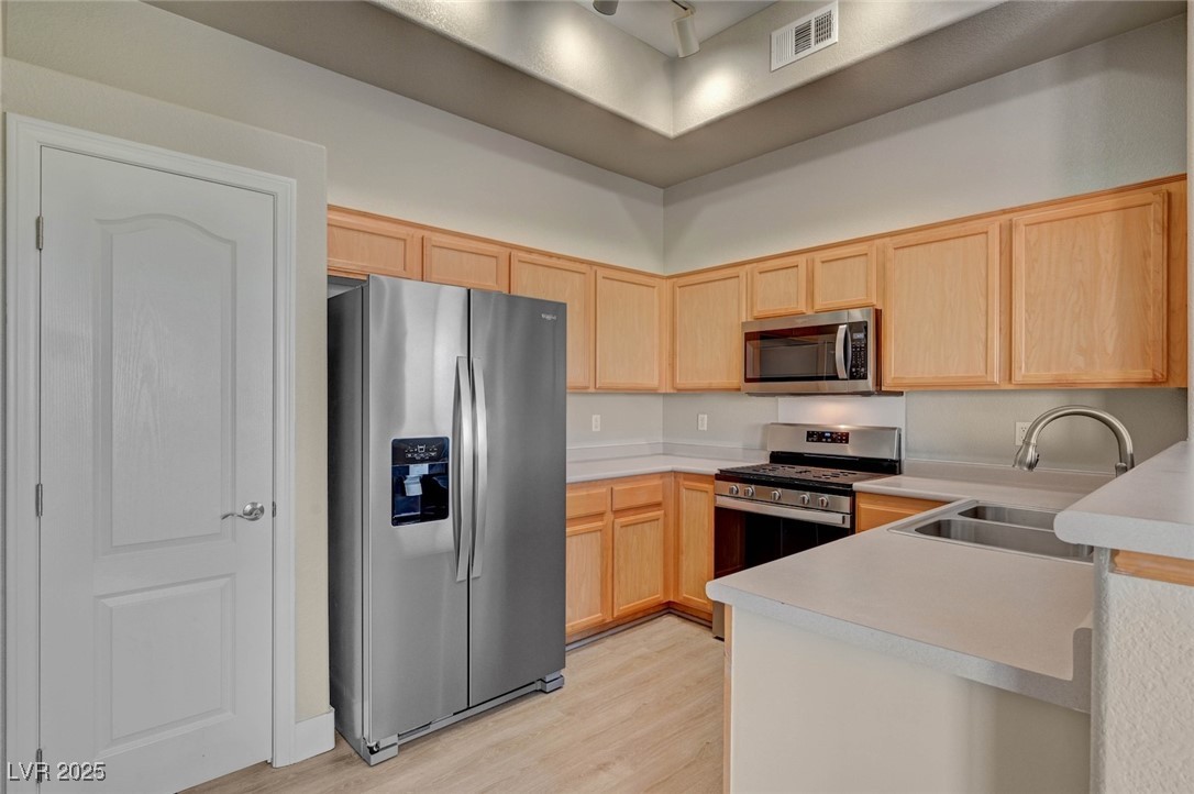 3574 Desert Cliff Street 203 Property Photo 17